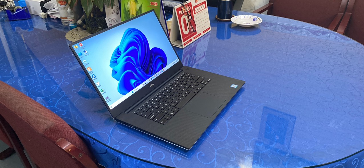 DELL PRECISION 5530 I7 8850H 16GB 512GB P1000